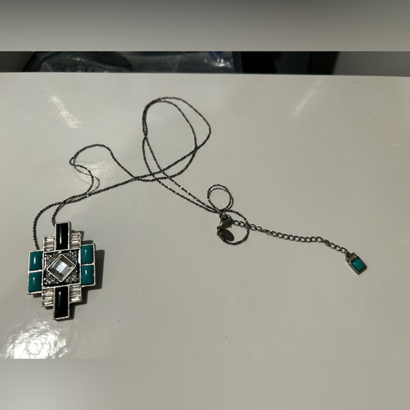 Long statement necklace - Picture 3 of 3